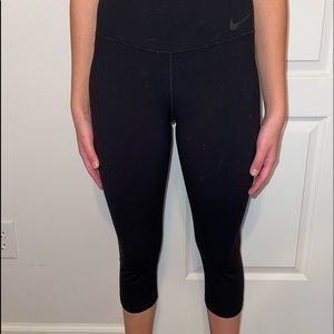 Nike Capri High Rise Cropped Leggings